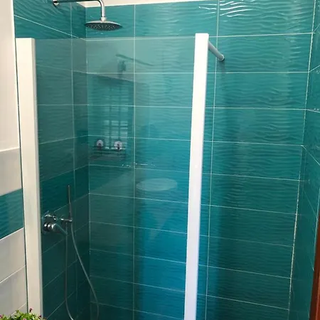 Window Bed and Breakfast 4*