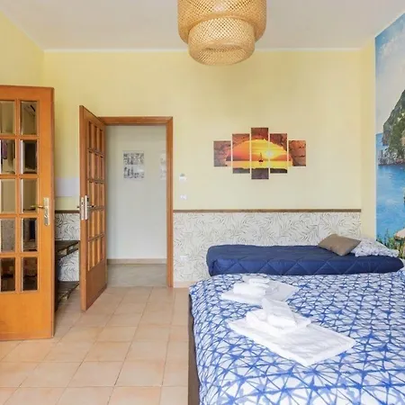 Window Bed and Breakfast 4*