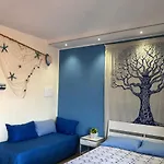 Window Bed & Breakfast 4*