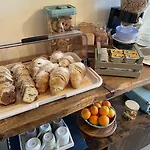 Bed & Breakfast Window 4*