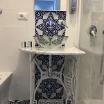 Bed & Breakfast Window 4*