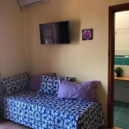 Window לינה וארוחת בוקר