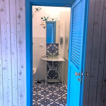 Bed & Breakfast Window 4*